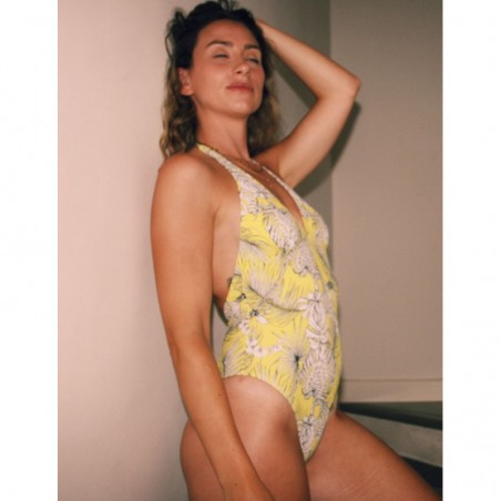 Maillot de bain 1 pièce, fond blanc, motifs fleurs jaunes, décolleté V et dos nu, du 36 au 46 - Gamme mère-fille